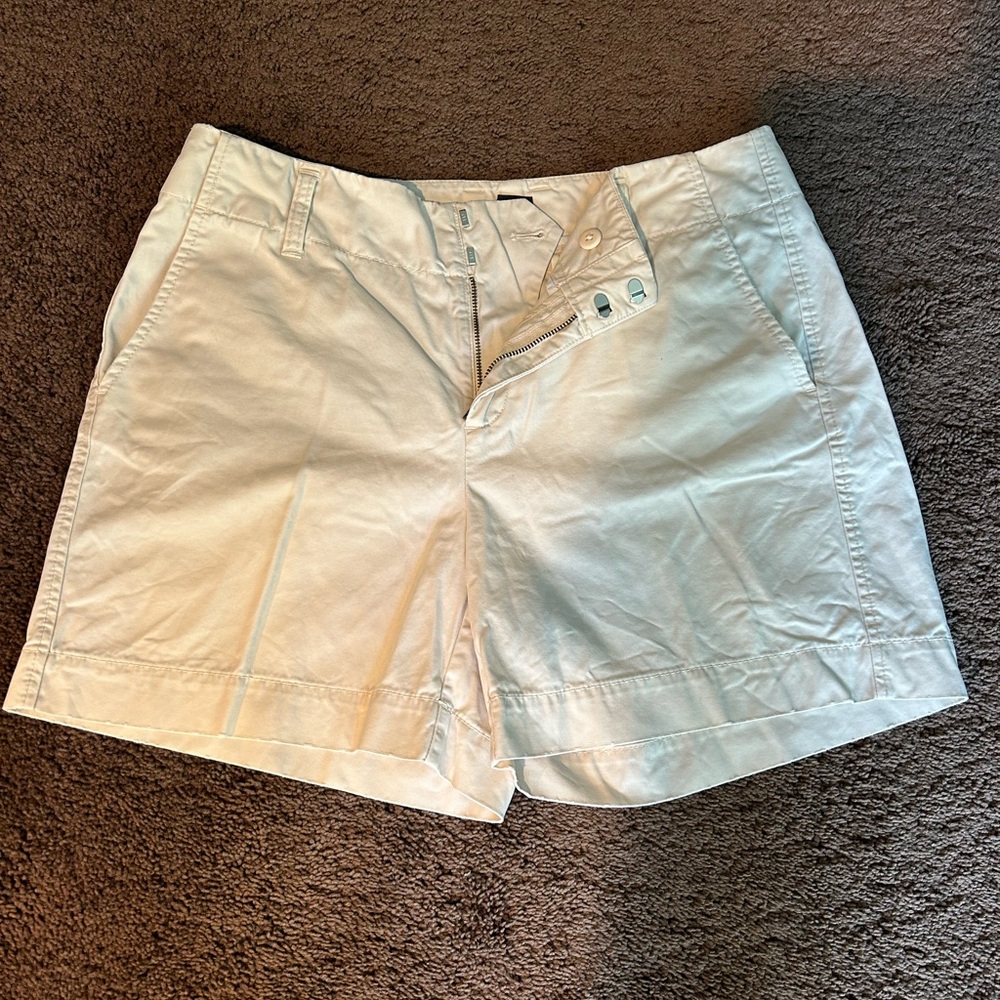 Women’s white Gap shorts, size 10